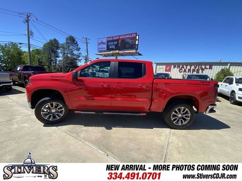 Used 2022 Chevrolet Silverado 1500 LT AWD/4WD image 39
