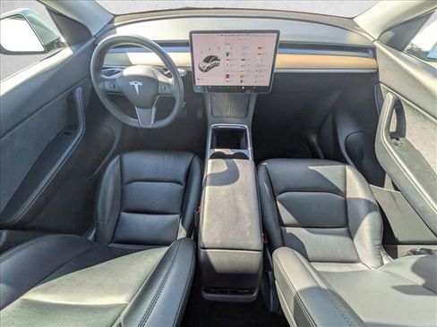 Used 2021 Tesla Model Y Long Range image 18