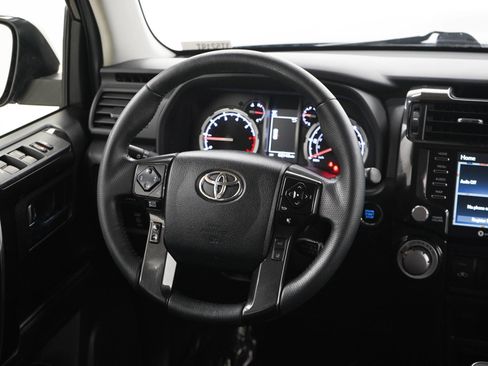 Used 2022 Toyota 4Runner TRD Off-Road Premium AWD/4WD image 14