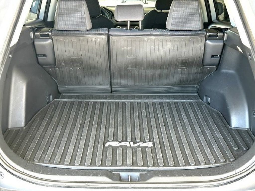 Certified 2025 Toyota RAV4 LE FWD image 30