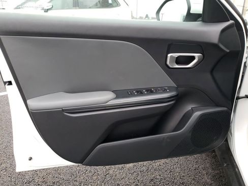 New 2025 Kia K4 LXS image 15
