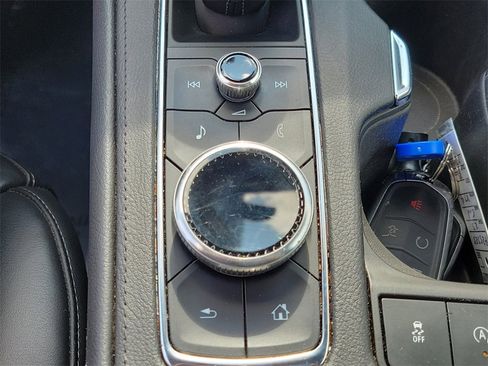 Certified 2023 Cadillac XT4 Premium Luxury w/ Technology Package image 32