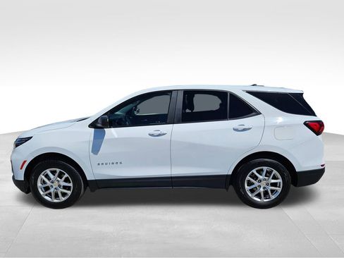 Used 2022 Chevrolet Equinox LS w/ LS Convenience Package AWD/4WD image 9