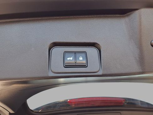 Certified 2025 Nissan Rogue SV image 27