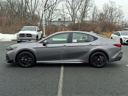 New 2026 Toyota Camry SE image 9
