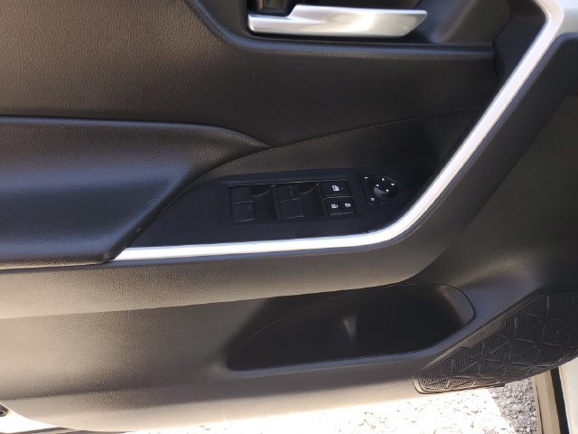 Used 2020 Toyota RAV4 XLE AWD/4WD image 22