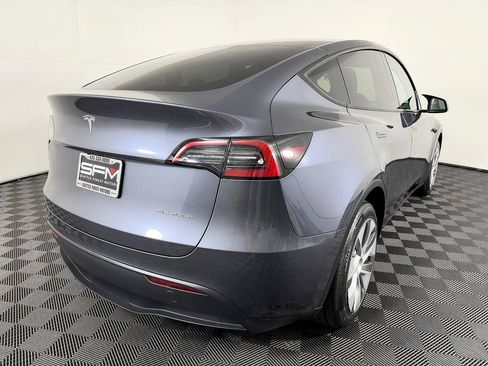 Used 2023 Tesla Model Y Long Range AWD/4WD image 9