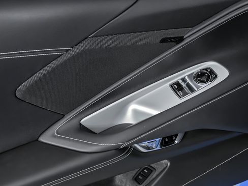 Used 2022 Chevrolet Corvette Stingray Coupe w/ Z51 Performance Package image 20