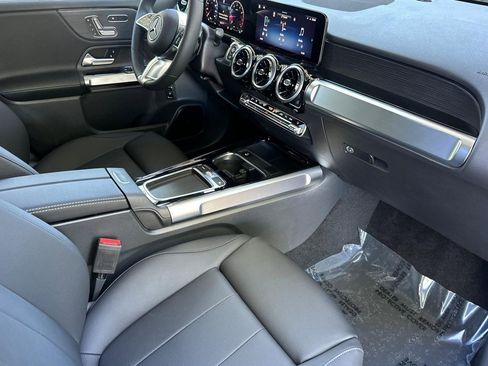 Used 2026 Mercedes-Benz GLB 250 image 25