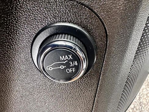 Used 2023 GMC Acadia SLT image 25