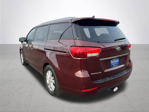 Used 2017 Kia Sedona LX w/ LX Essentials Premium Package image 9
