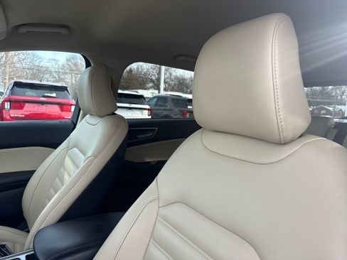 Used 2024 Ford Edge SEL image 23