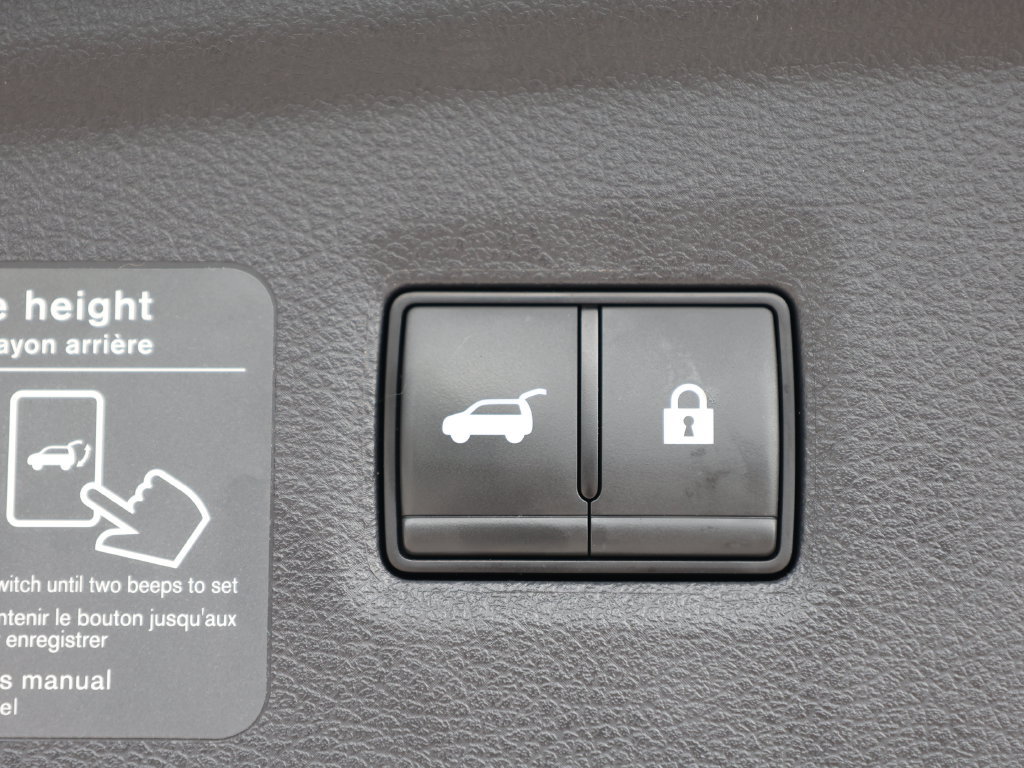 Certified 2024 INFINITI QX50 Luxe FWD image 9