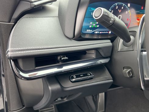 Used 2024 Chevrolet Corvette Stingray Preferred Cpe w/ Stealth Interior Trim Package image 17