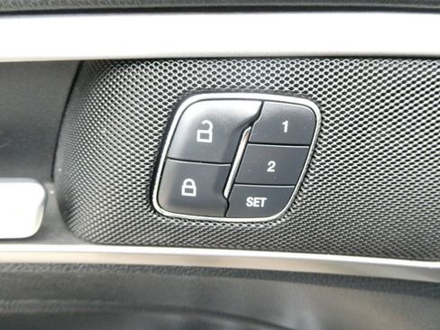 Used 2018 Ford Fusion SE w/ Fusion SE Technology Package FWD image 23