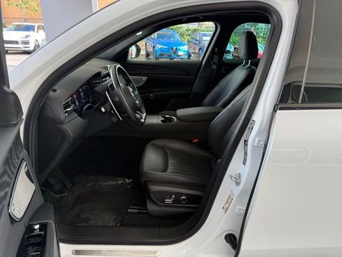 Certified 2023 Maserati Grecale Modena image 10