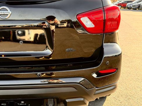 Used 2020 Nissan Pathfinder SL image 11