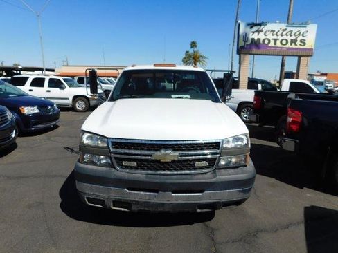 Used 2006 Chevrolet Silverado 3500 Reg Cab 161.5 WB, 84.9 CA 2W image 2