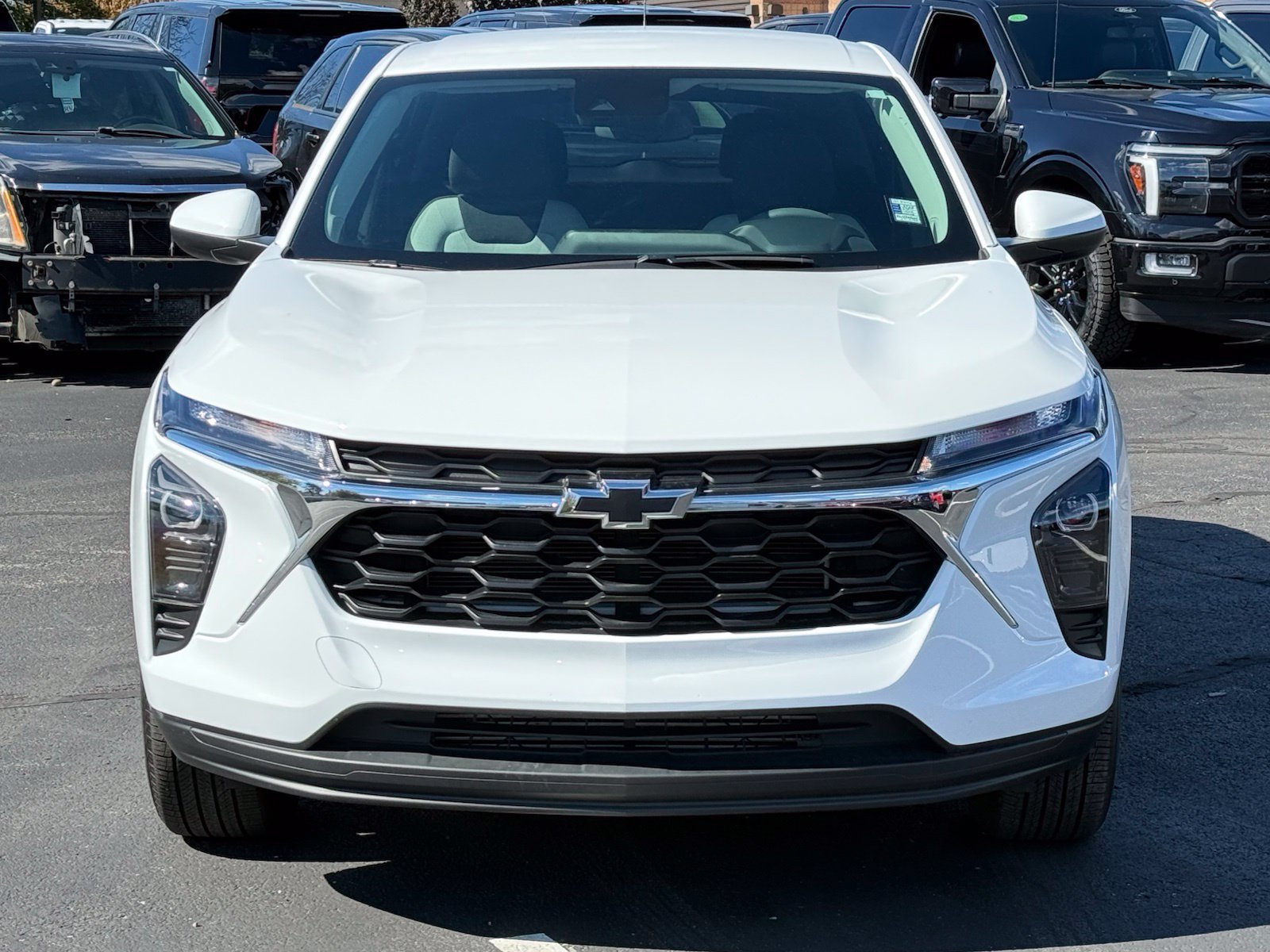 Used 2025 Chevrolet Trax LS w/ LS Convenience Package FWD image 9