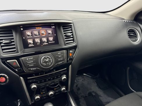 Used 2020 Nissan Pathfinder SV FWD image 24