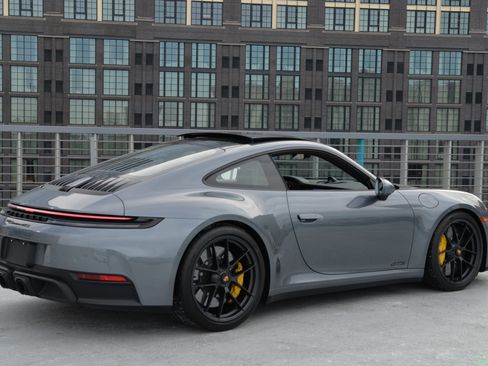 Certified 2025 Porsche 911 Carrera GTS image 9