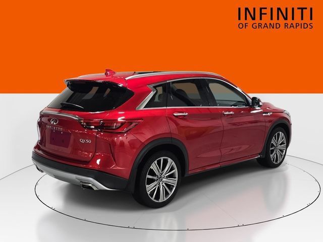 Used 2023 INFINITI QX50 Sensory AWD/4WD image 5