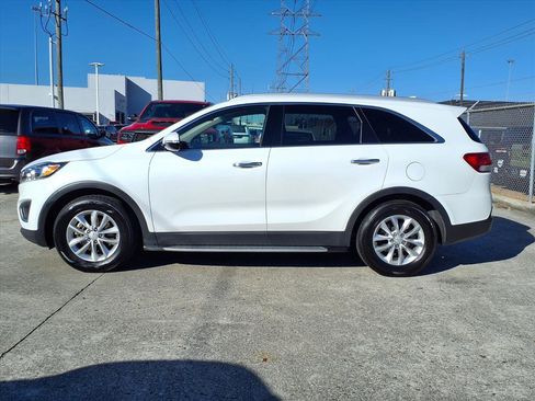 Used 2016 Kia Sorento LX w/ LX Convenience Package image 22