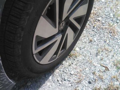 Used 2025 Volkswagen Atlas SE FWD image 8