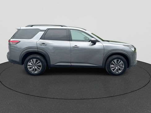 Used 2025 Nissan Pathfinder SV AWD/4WD image 9