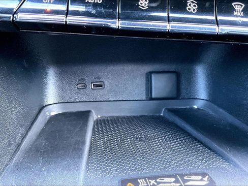 Used 2024 Chevrolet Traverse LT w/ LPO, Floor Liner Package image 34