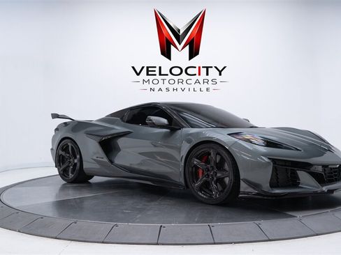 Used 2023 Chevrolet Corvette Z06 w/ Z07 Performance Package RWD image 4