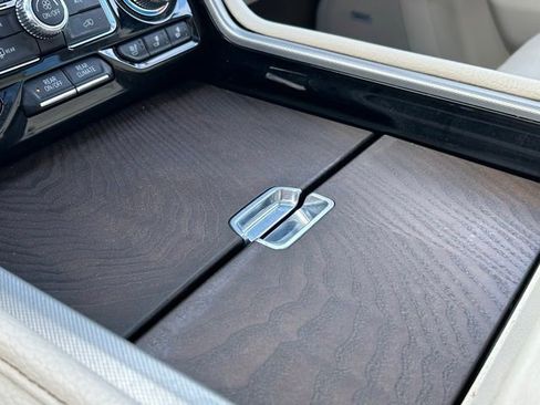 Used 2021 GMC Yukon Denali w/ Denali Premium Package image 47