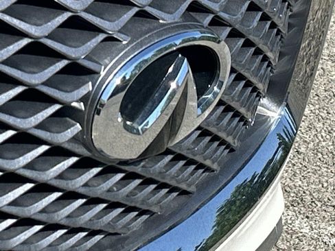 Used 2024 INFINITI QX80 Luxe RWD image 11