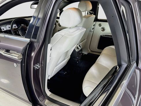 Used 2019 Rolls-Royce Ghost RWD image 26