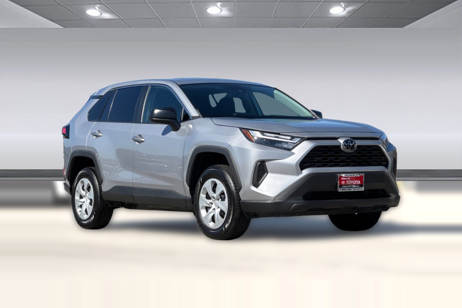 Used 2023 Toyota RAV4 LE FWD image 7