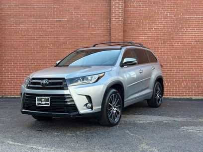 Used 2017 Toyota Highlander SE