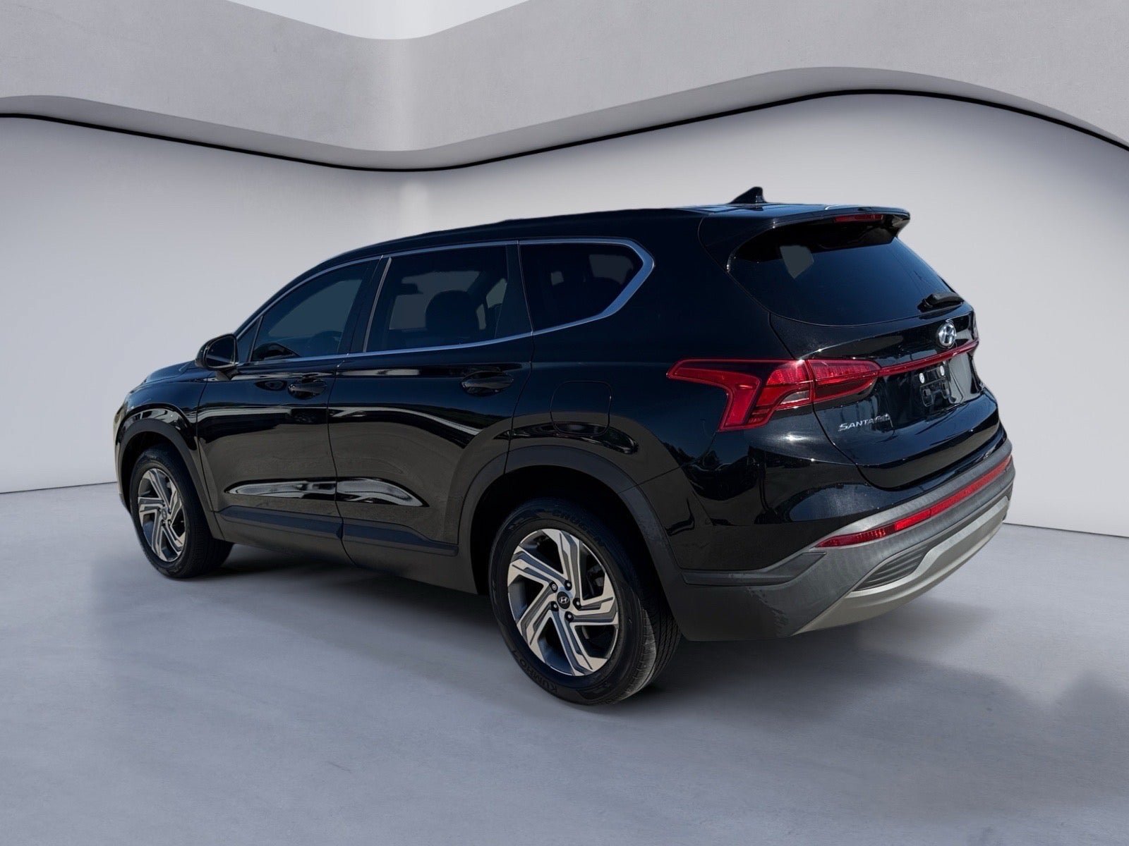 Used 2023 Hyundai Santa Fe SE FWD image 3