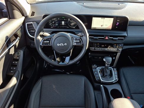 Used 2025 Kia Seltos EX w/ EX Sunroof Package AWD/4WD image 12