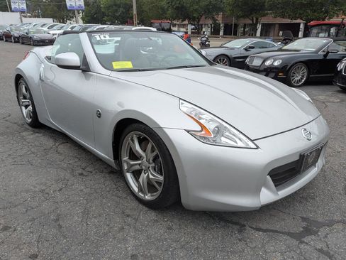 Used 2010 Nissan 370Z Touring w/ Sport Pkg RWD image 39
