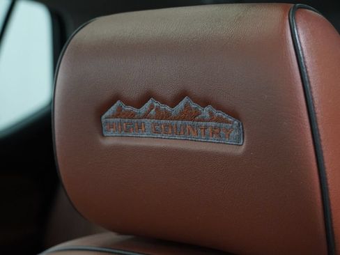 Used 2019 Chevrolet Traverse High Country w/ LPO, Floor Liner Package AWD/4WD image 11