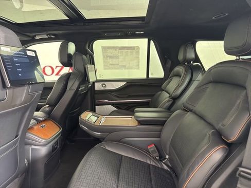 New 2025 Lincoln Navigator Black Label image 18