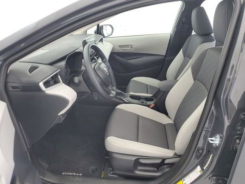 Used 2025 Toyota Corolla LE FWD image 18