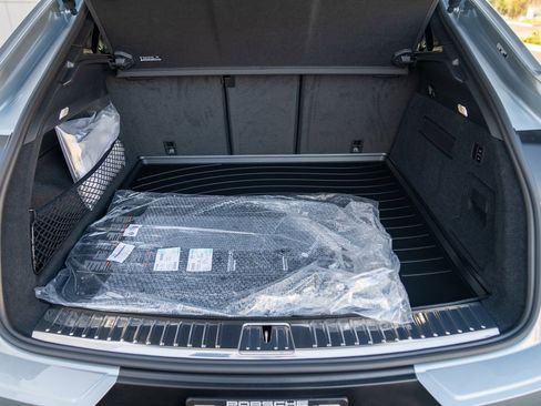 New 2026 Porsche Cayenne GTS image 27