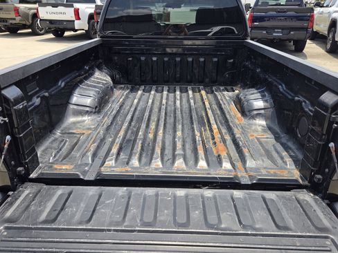 Used 2022 Nissan Frontier S RWD image 8