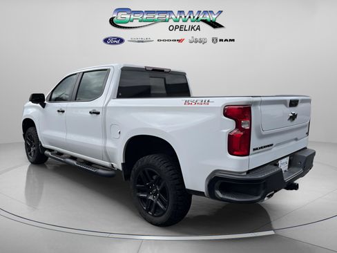 Used 2025 Chevrolet Silverado 1500 LT Trail Boss w/ LT Trail Boss Premium Package AWD/4WD image 9