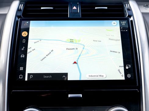 Certified 2024 Land Rover Discovery Dynamic SE image 28