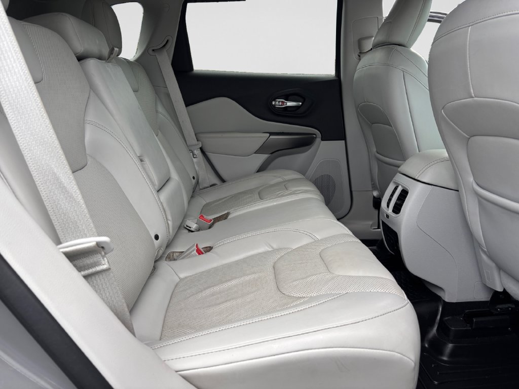 Used 2019 Jeep Cherokee Limited AWD/4WD image 41