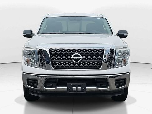 Used 2017 Nissan Titan SV image 11