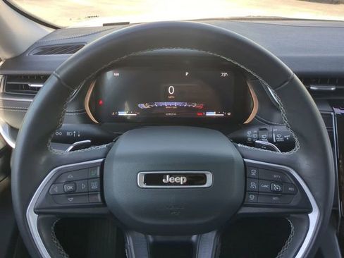 Certified 2023 Jeep Grand Cherokee Laredo image 30