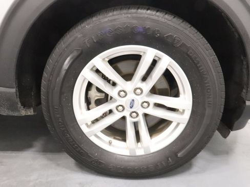 Used 2020 Ford Explorer XLT w/ Equipment Group 202A AWD/4WD image 27